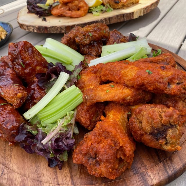 Jumbo Wing or Crisper Platter.